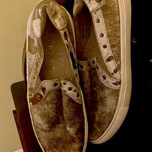 Boutique by Corkys Brown Slip-On cow hide Sneakers